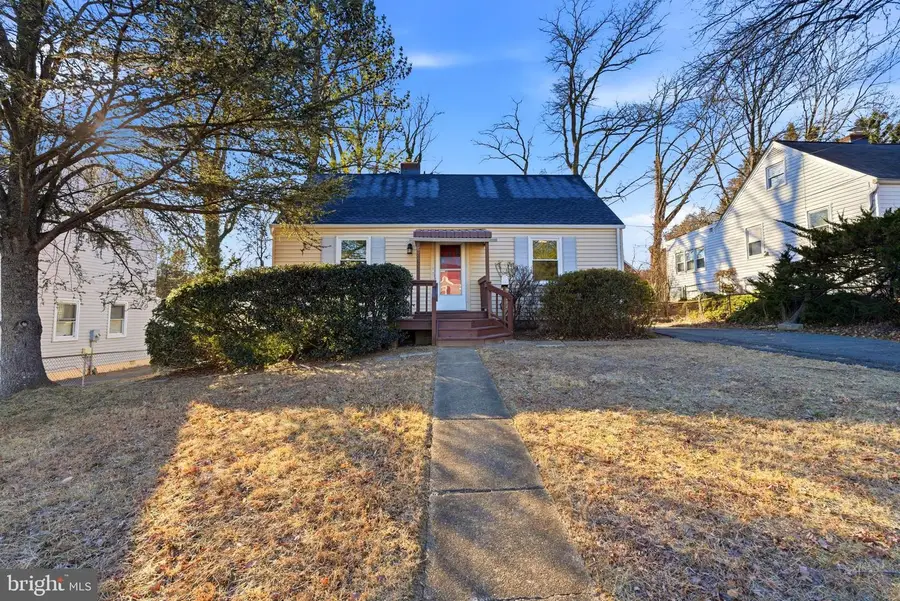 6735 Gouthier Rd, Falls Church, VA 22042 - #2