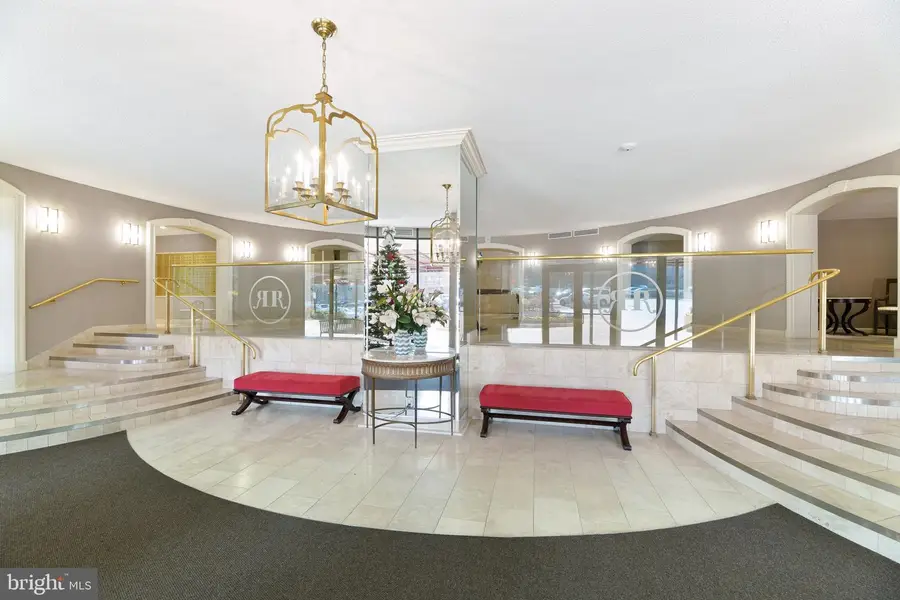 8380 Greensboro Dr #322, McLean, VA 22102 - Image #2