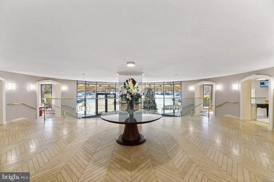 8380 Greensboro Dr #322, McLean, VA 22102 - Image #3