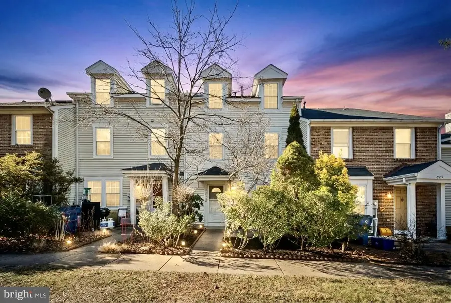 5915 Havener House Way, Centreville, VA 20120 - Image #3