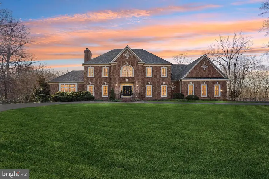 7480 Dunquin Ct, Clifton, VA 20124 - Image #2