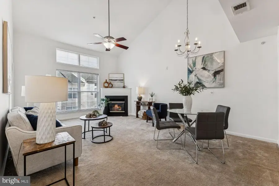 3810 Lightfoot St #404, Chantilly, VA 20151 - Image #3