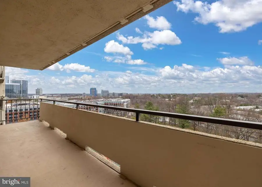 1800 Old Meadow Rd #419, McLean, VA 22102 - Image #3