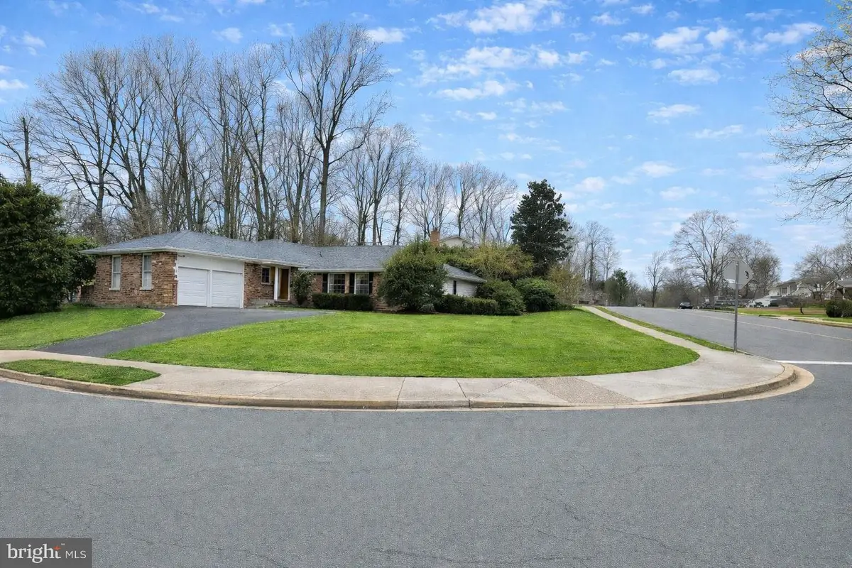 8100 Langbrook Rd, Springfield, VA 22152 - Image #1