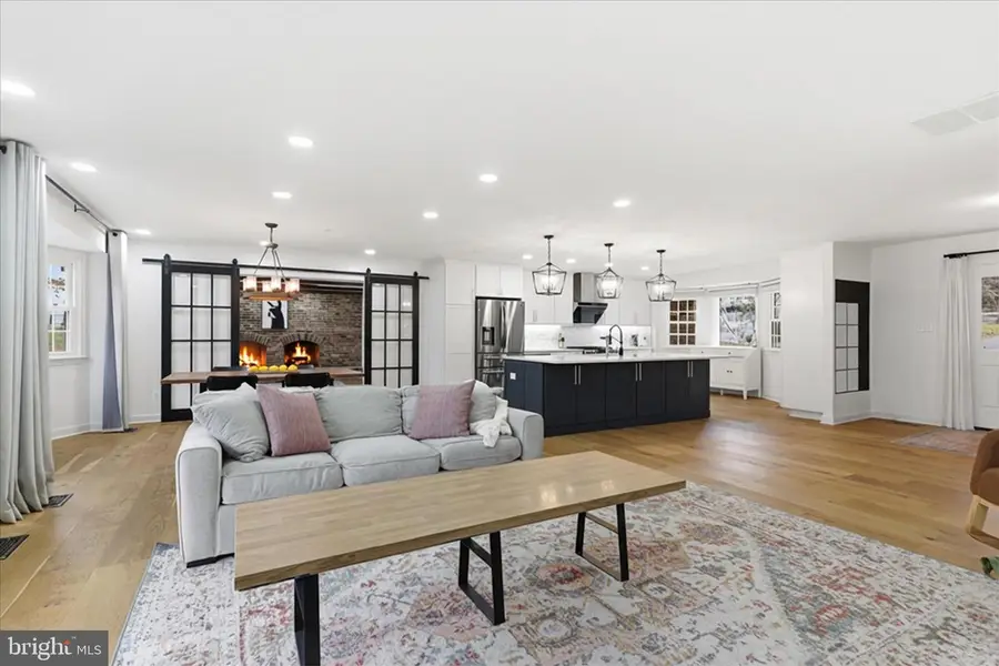 10412 Samaga Dr, Oakton, VA 22124 - Image #3