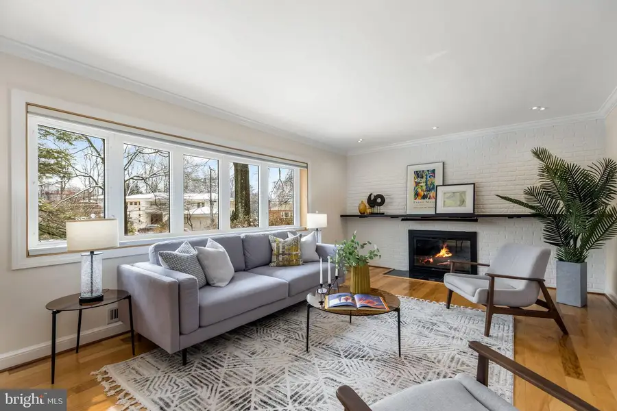 3442 Glen Carlyn Dr, Falls Church, VA 22041 - #2