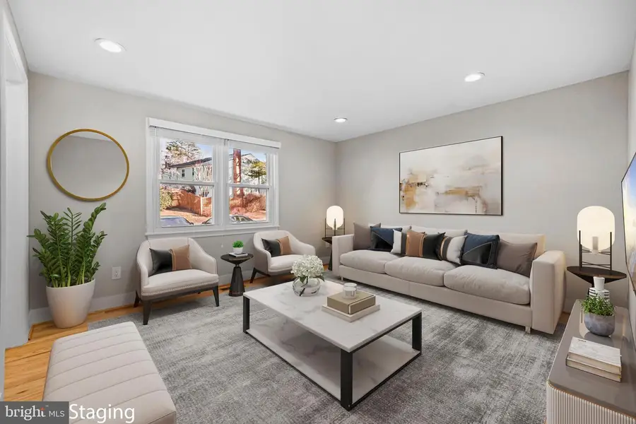 9033 Piney Grove Dr, Fairfax, VA 22031 - Image #3