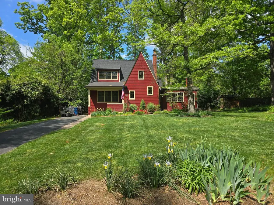 7108 Larrlyn Dr, Springfield, VA 22151 - #2