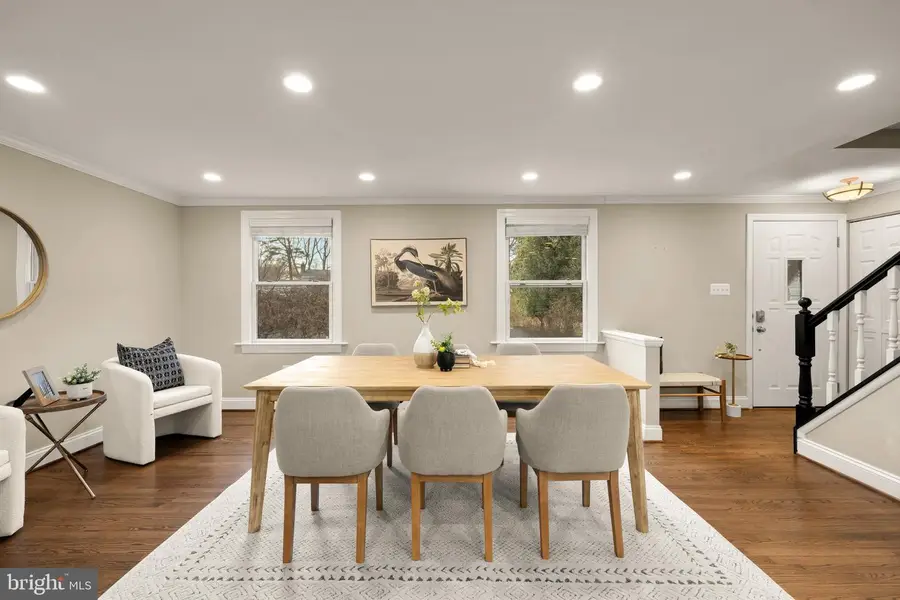 909 Cantle Ln, Great Falls, VA 22066 - Image #3