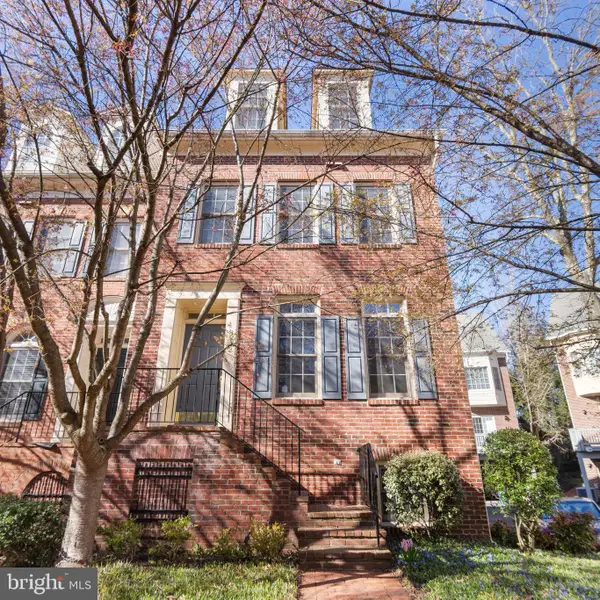 8882 Ashgrove House Ln, VIENNA, VA 22182