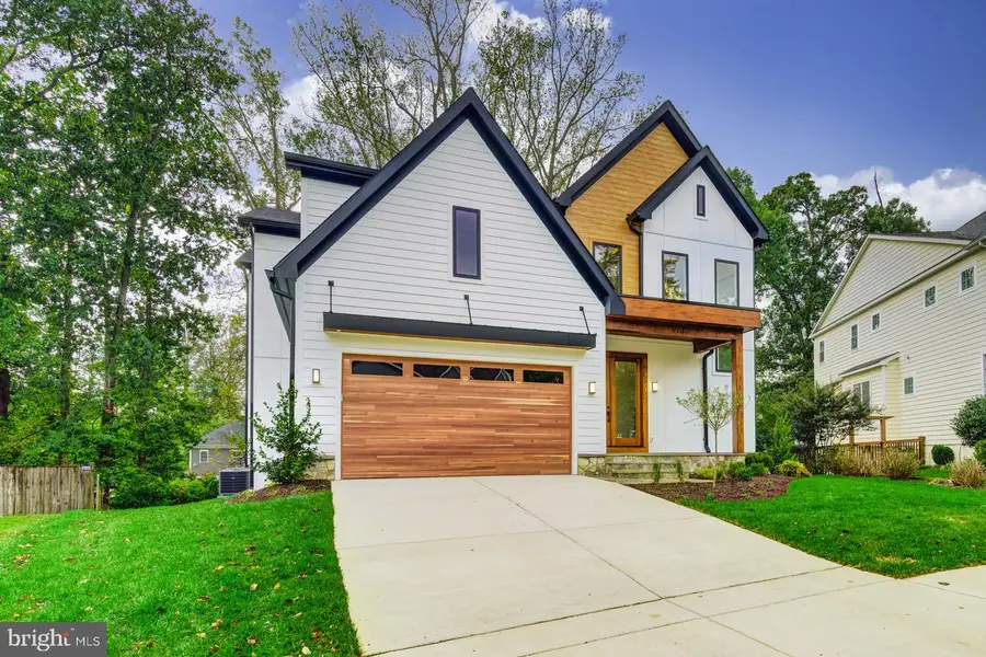 913 Symphony Cir Sw, Vienna, VA 22180 - Image #3