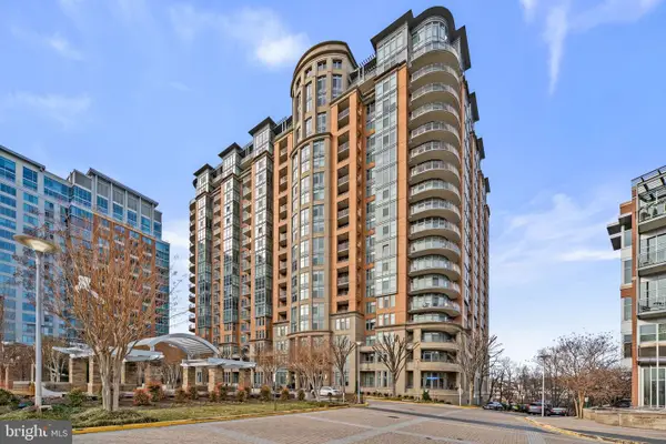 8220 Crestwood Heights Dr #203, MCLEAN, VA 22102
