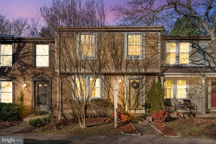 1622 Barnstead Dr, Reston, VA 20194 - #2