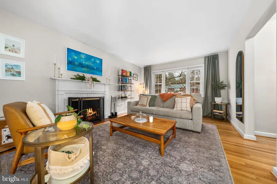 3216 Patrick Henry Dr, Falls Church, VA 22044 - Image #3