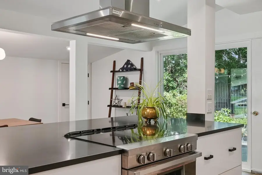 8611 Camden St, Alexandria, VA 22308 - #2