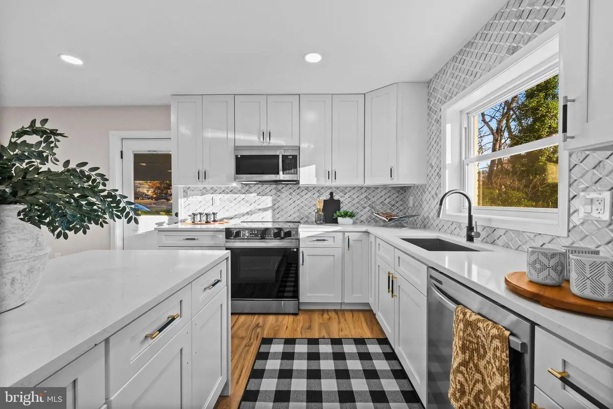 4405 Laurel Rd, Alexandria, VA 22309 - #1