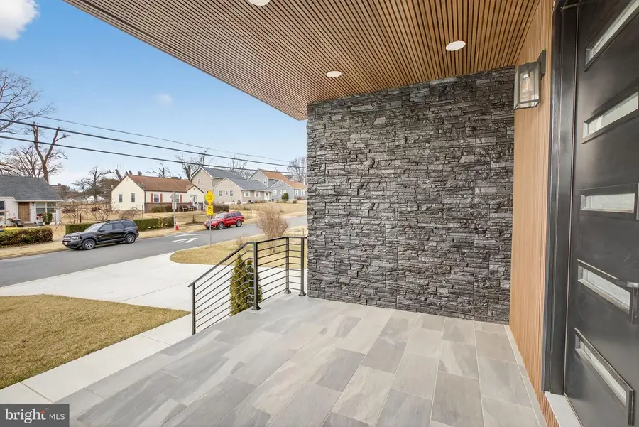 1815 Peabody Dr, Falls Church, VA 22043 - #3