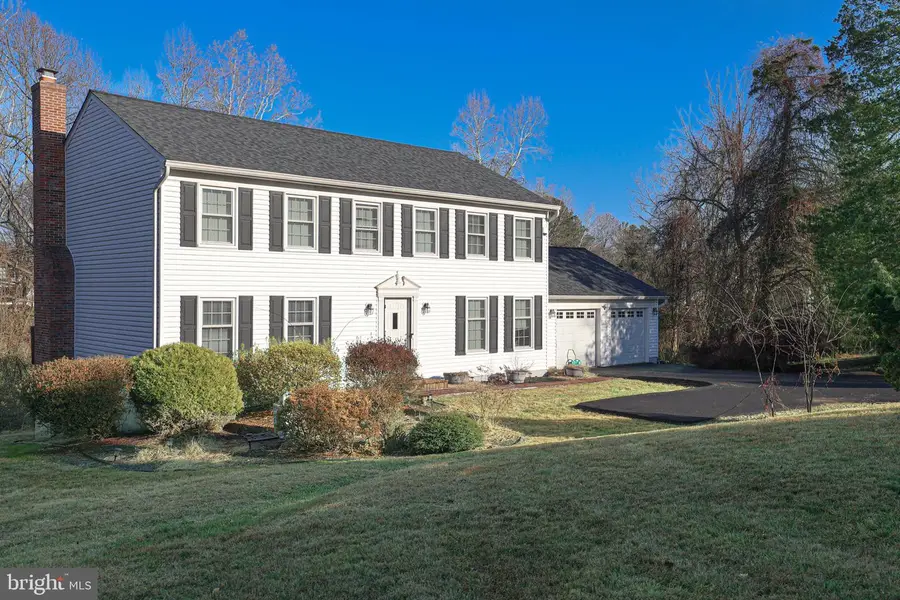 1153 Kettle Pond Ln, Great Falls, VA 22066 - Image #2