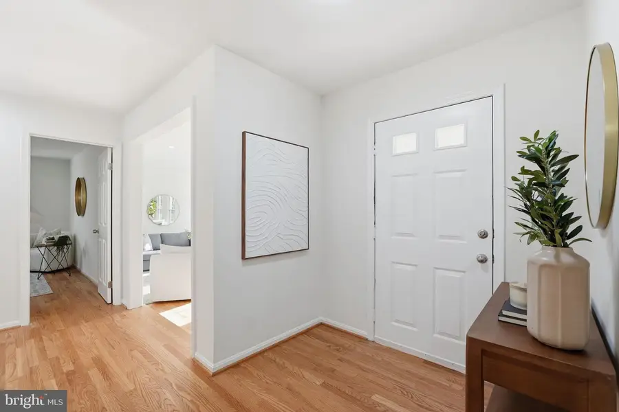 9416 Mount Vernon Cir, Alexandria, VA 22309 - Image #2