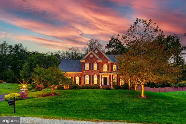 9348 Occoquan Overlook Dr, LORTON, VA 22079