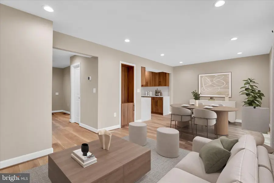 10135 Sassafras Woods Ct, Burke, VA 22015 - Image #3