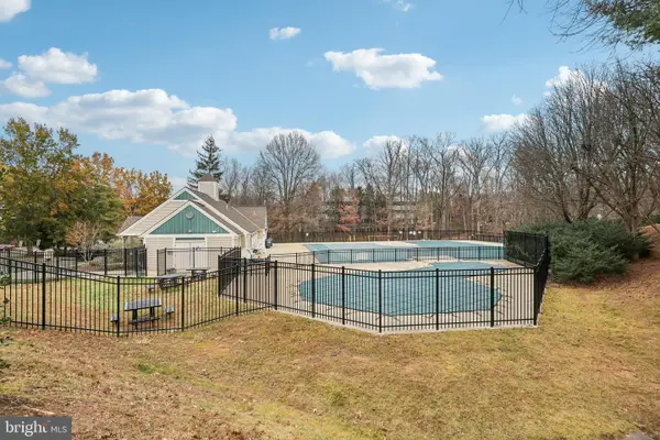 4124 Monument #203, FAIRFAX, VA 22033