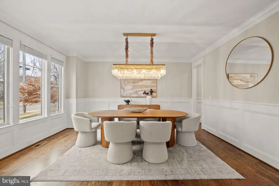 6712 Dean Dr, McLean, VA 22101 - Image #2