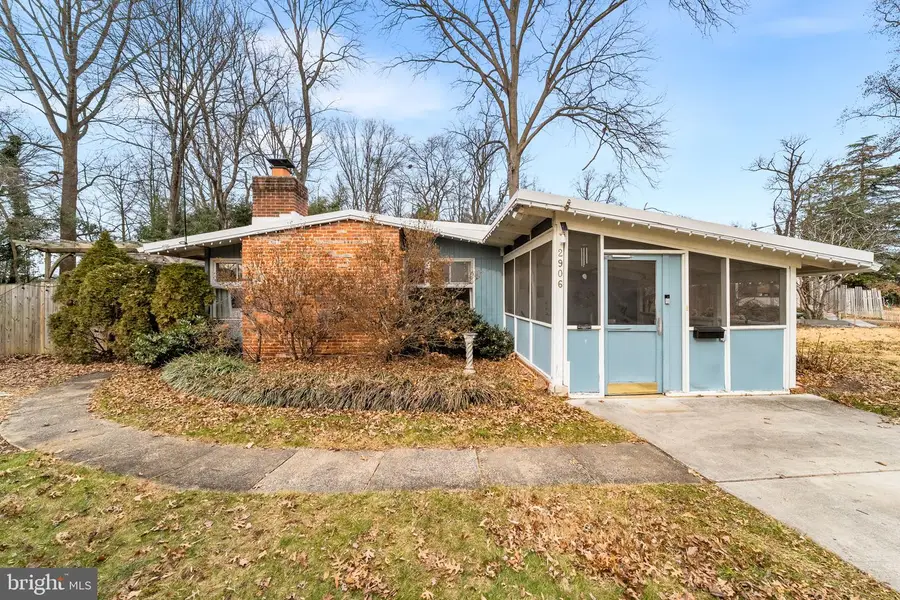 2906 Pine Spring Rd, Falls Church, VA 22042 - Image #2