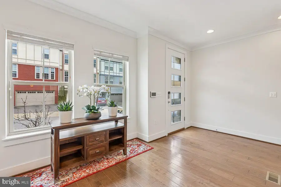 6127 Olivet Dr, Alexandria, VA 22315 - #2