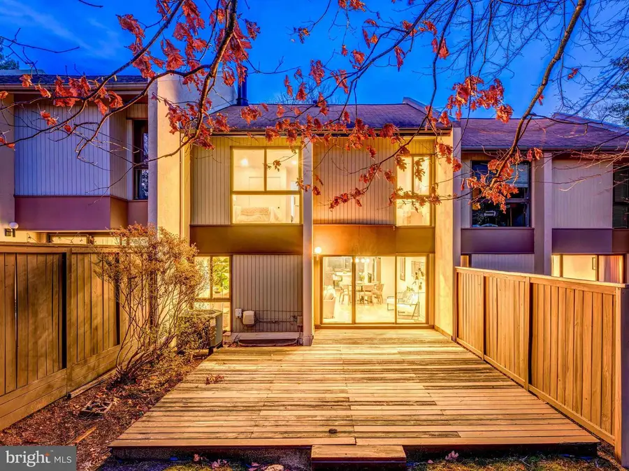 11713 Newbridge Ct, Reston, VA 20191 - Image #2