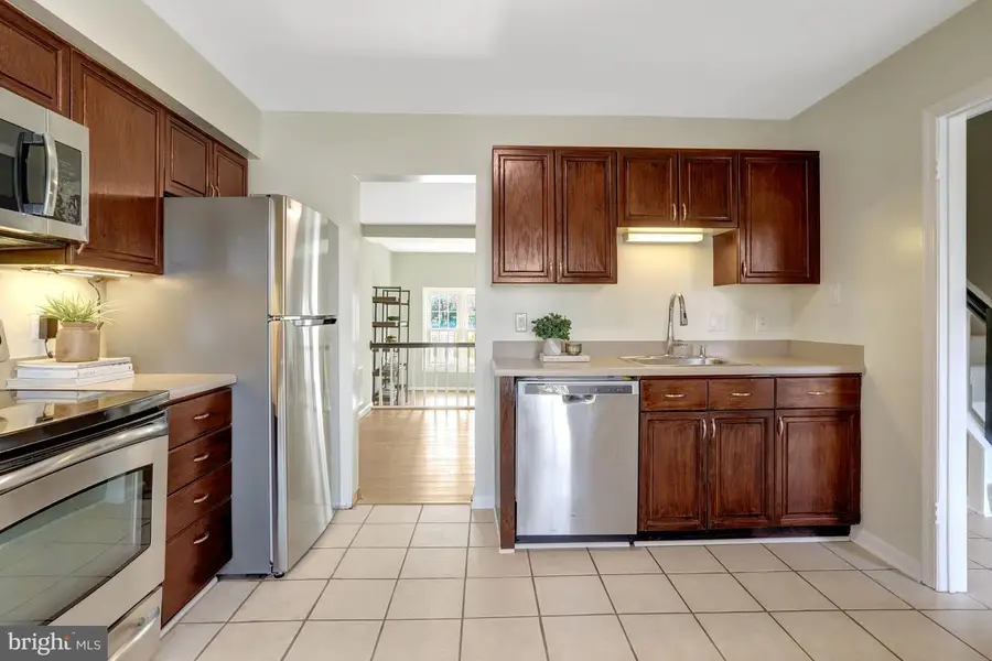 6587 Bermuda Green Ct, Alexandria, VA 22312 - Image #2