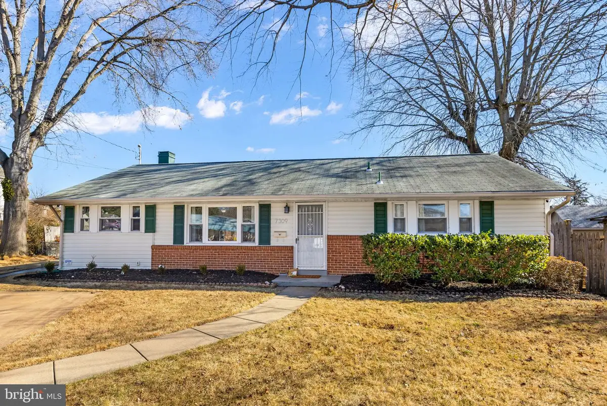 7309 Piper Ct, Alexandria, VA 22306 - #1