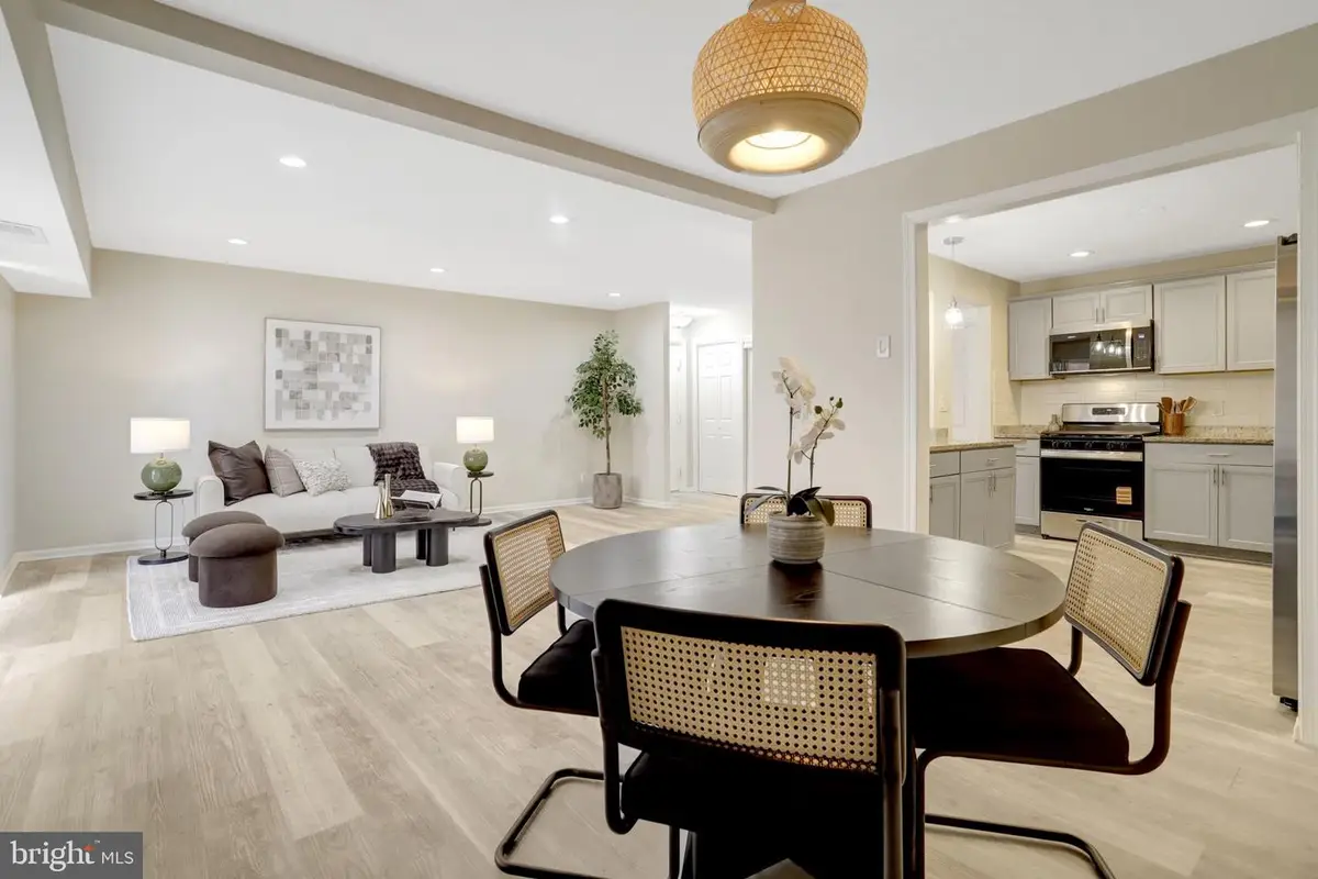 7800 Dassett Ct #204, Annandale, VA 22003 - #1