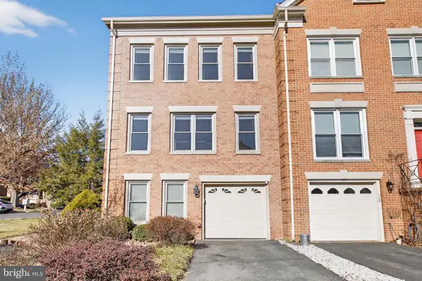 14348 Winding Woods Ct, CENTREVILLE, VA 20120