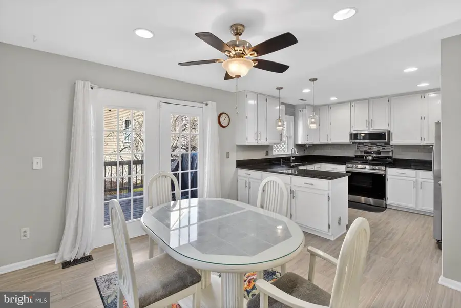 14348 Winding Woods Ct, Centreville, VA 20120 - Image #2