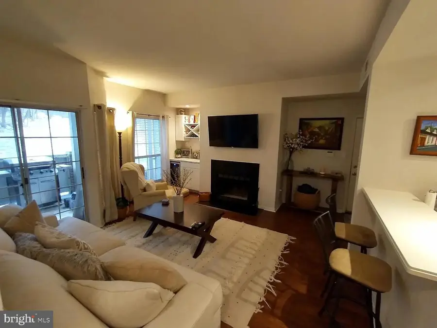 3904 Penderview Dr #706, Fairfax, VA 22033 - Image #3