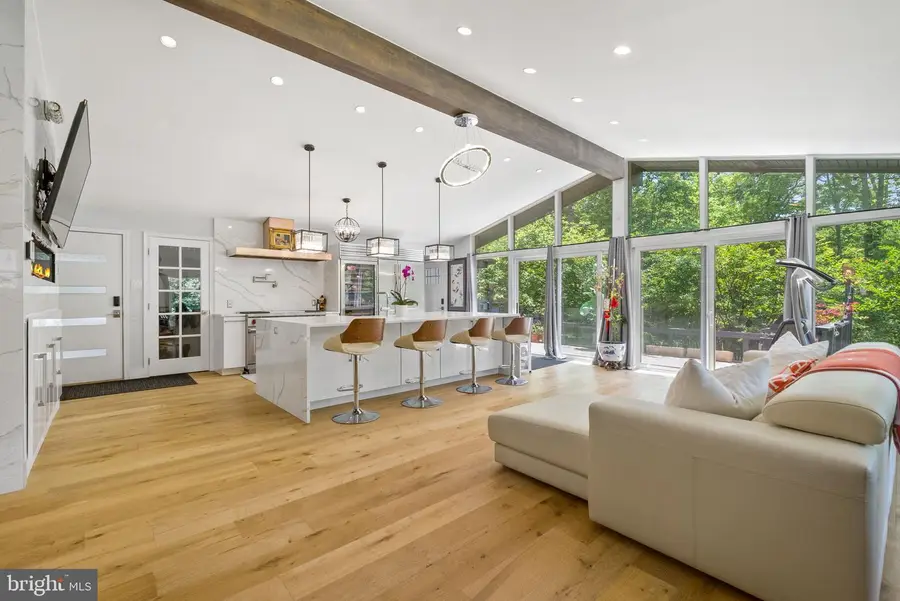 9005 Southwick St, Fairfax, VA 22031 - Image #2