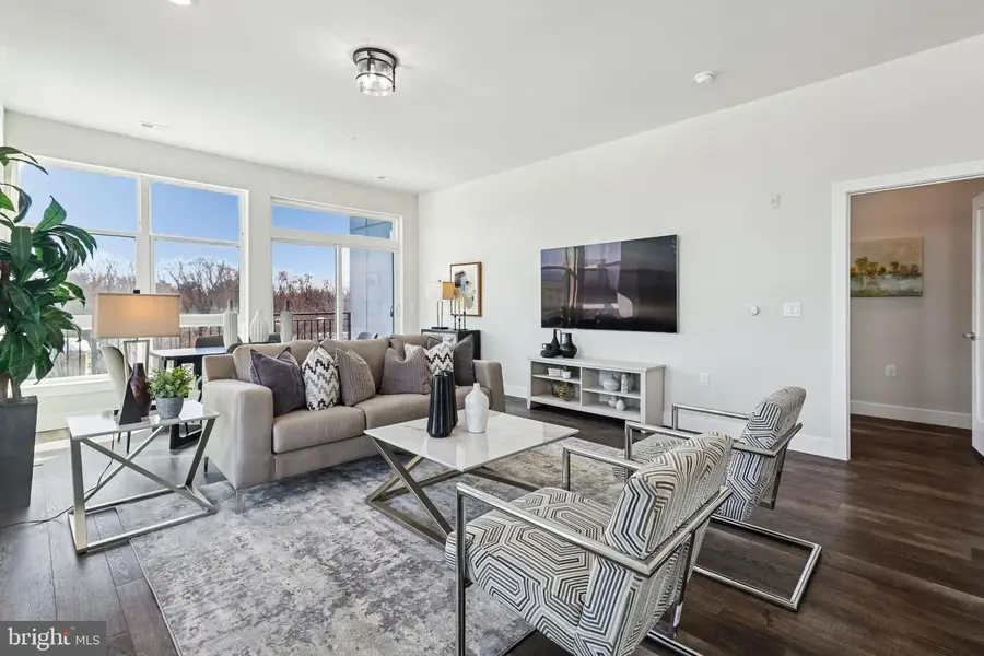 1761 Old Meadow Rd #517, McLean, VA 22102 - #2