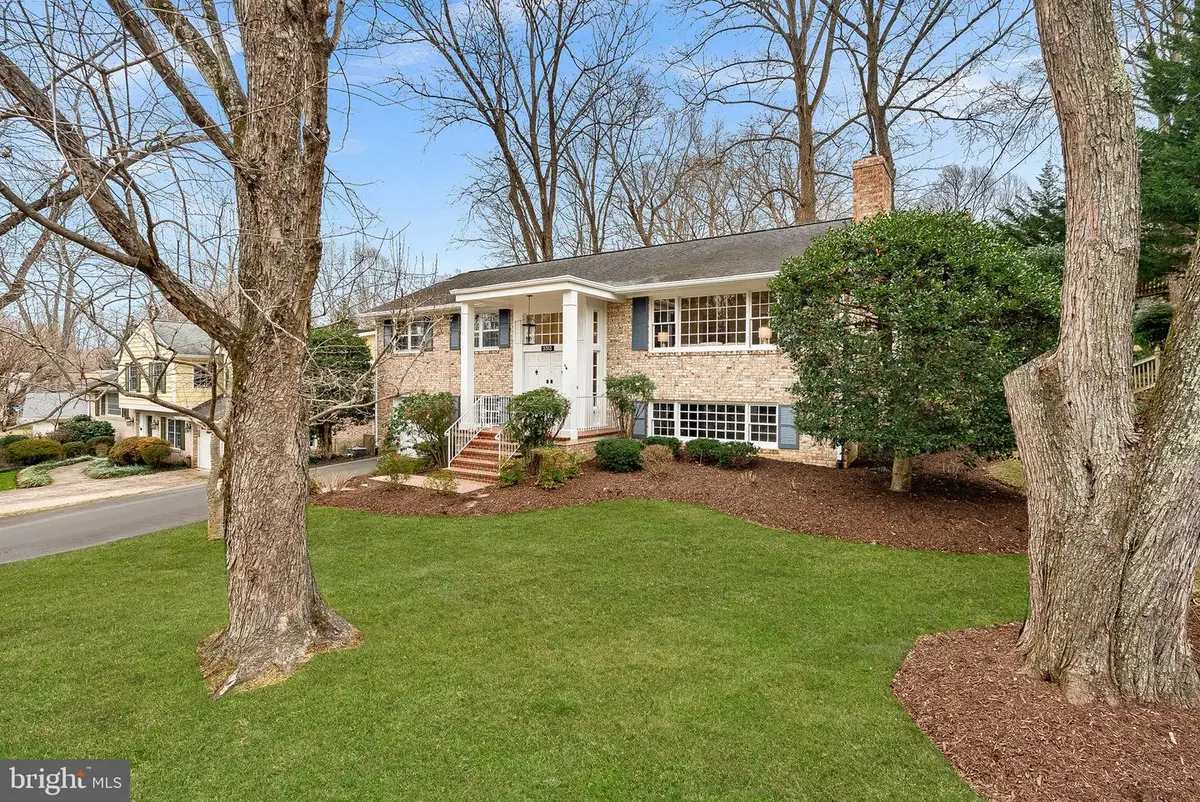 3313 Mill Springs Dr, Fairfax, VA 22031 - Image #1