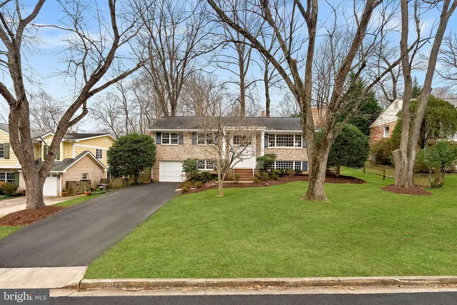 3313 Mill Springs Dr, Fairfax, VA 22031 - Image #3
