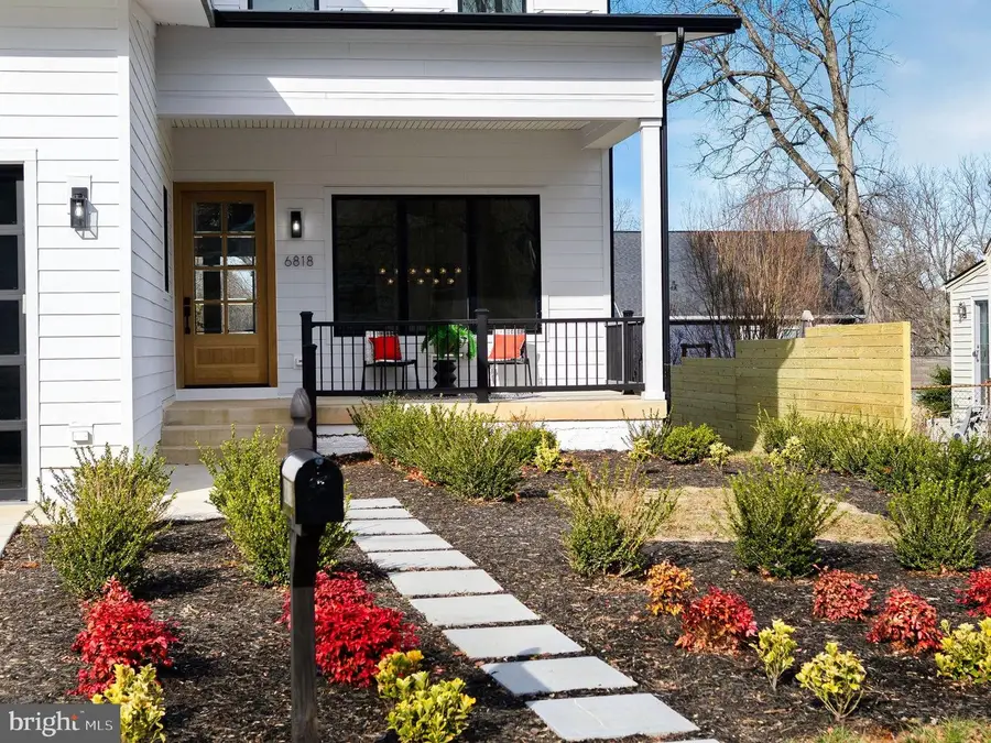 6818 Barrett Rd, Falls Church, VA 22042 - Image #2