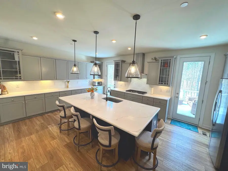 3847 Rainier Dr, Fairfax, VA 22033 - #2