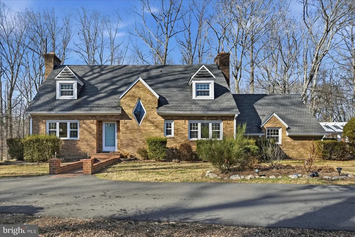 12215 Henderson Rd, Clifton, VA 20124 - Image #1