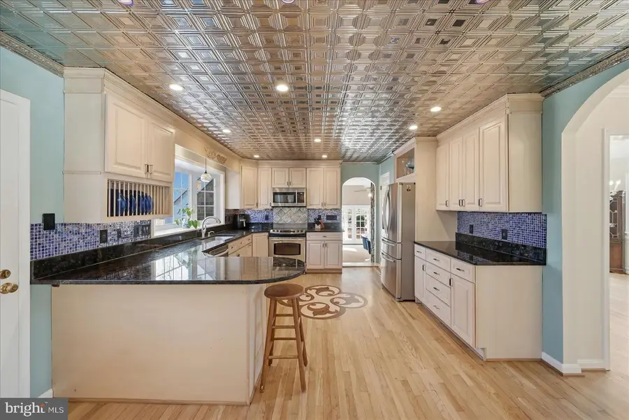 12215 Henderson Rd, Clifton, VA 20124 - Image #2