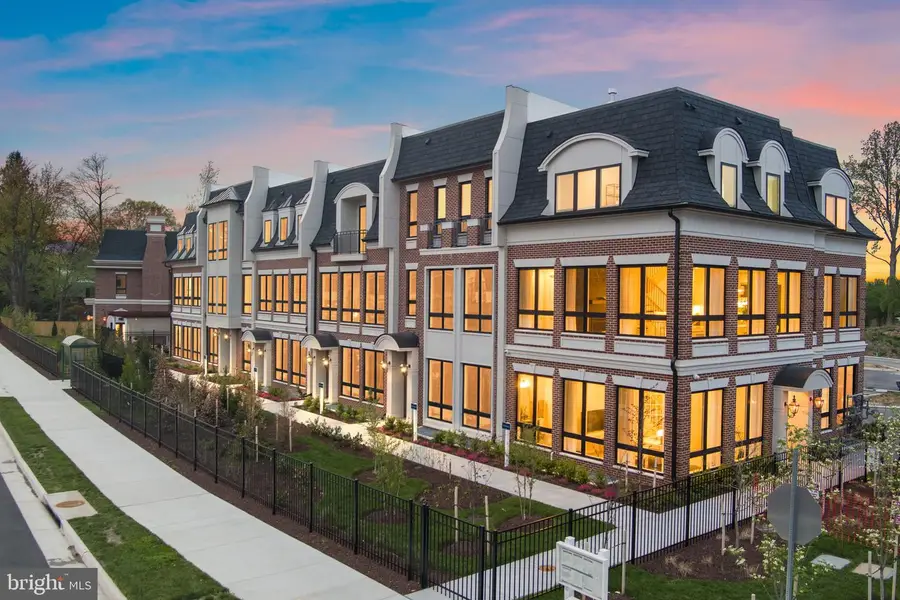 7047 Liberty Ln #32, McLean, VA 22101 - Image #2