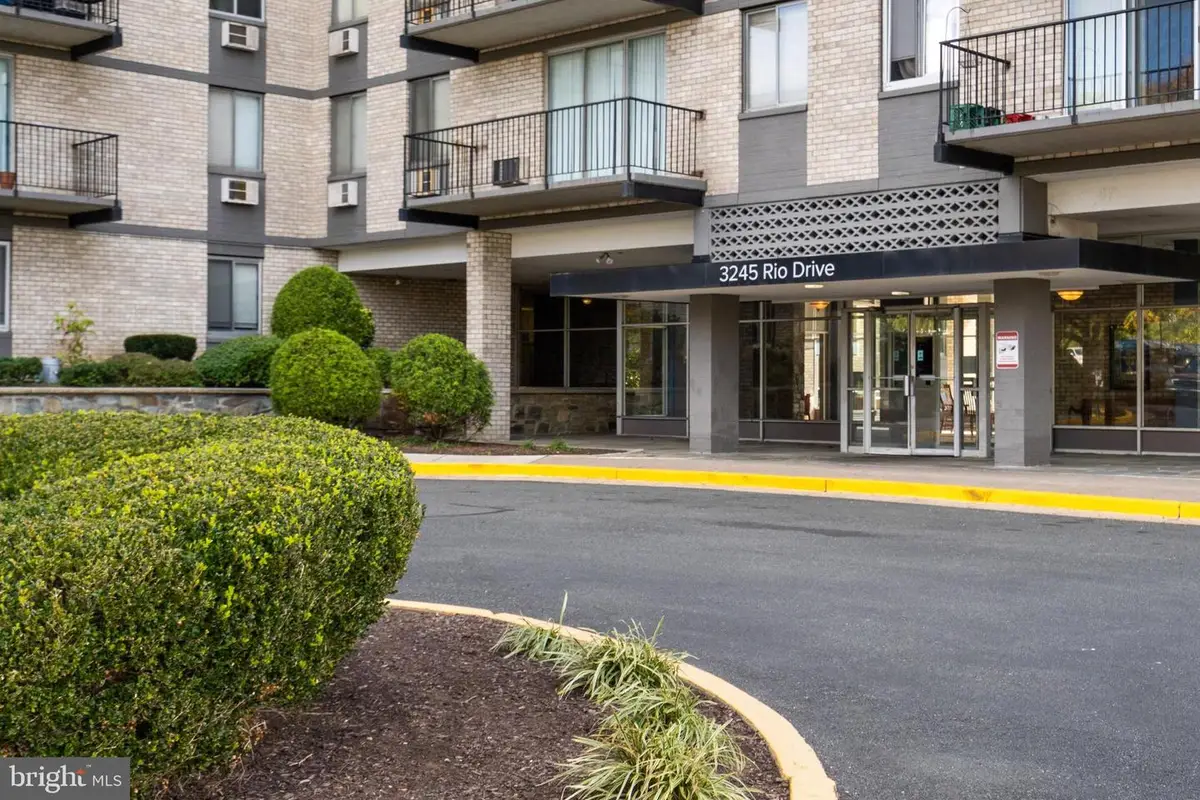 3245 Rio Dr #714, Falls Church, VA 22041 - Image #1