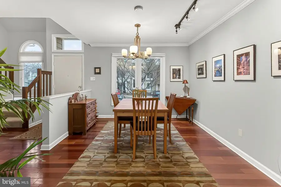 1081 Trevino Ln, Herndon, VA 20170 - Image #3