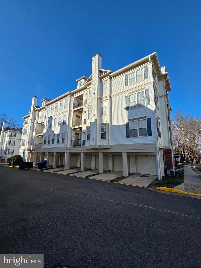 11623 Cavalier Landing Ct #304, Fairfax, VA 22030 - Image #2