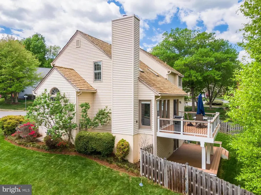 8051 Oak Hollow Ln, Fairfax Station, VA 22039 - #2