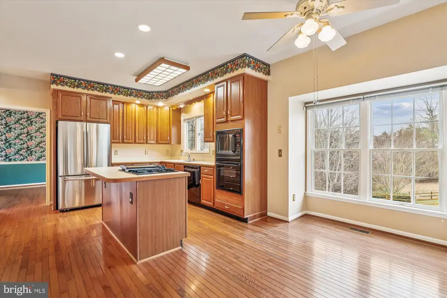 13918 Rock Brook Ct, Clifton, VA 20124 - Image #2